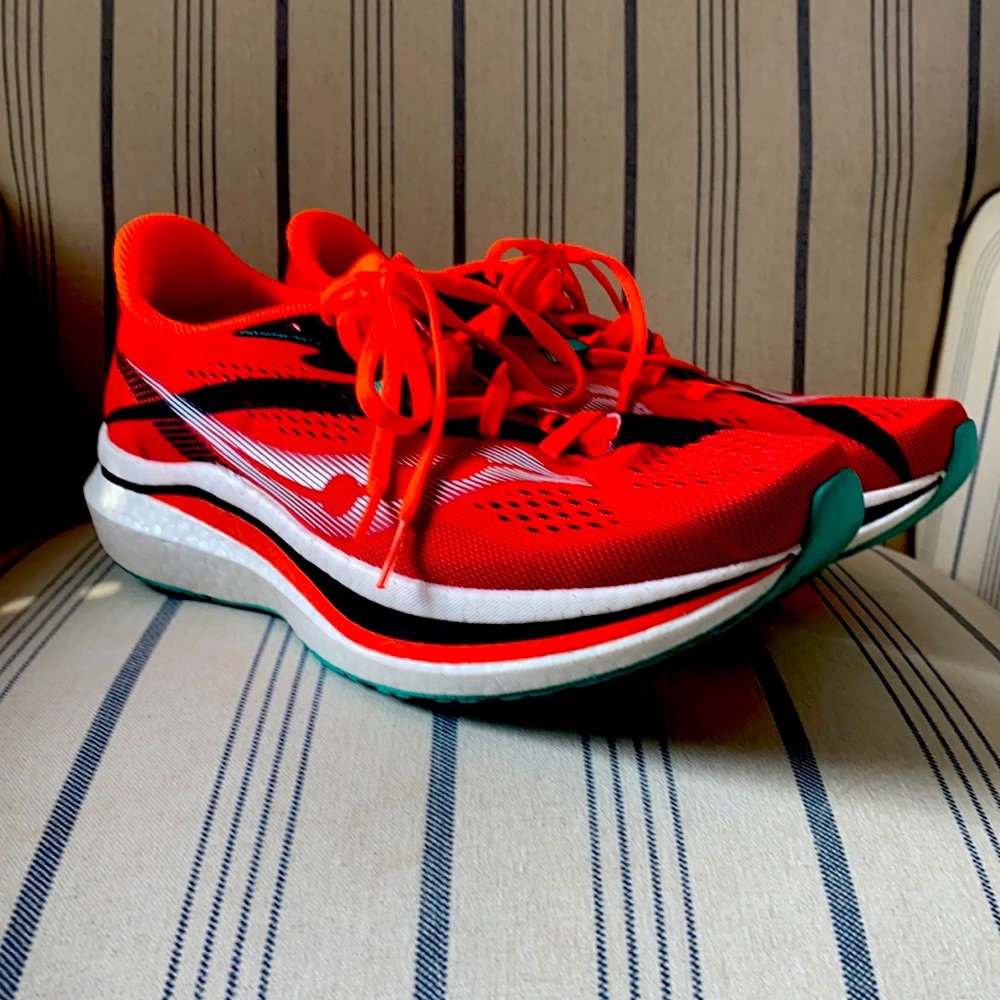 Saucing Endorphin Pro 2 Red Men’s Running Shoes